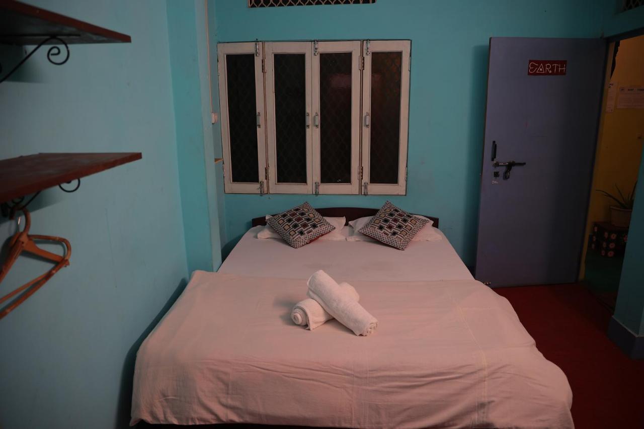 Good Vibes Hostel Варанаси Экстерьер фото