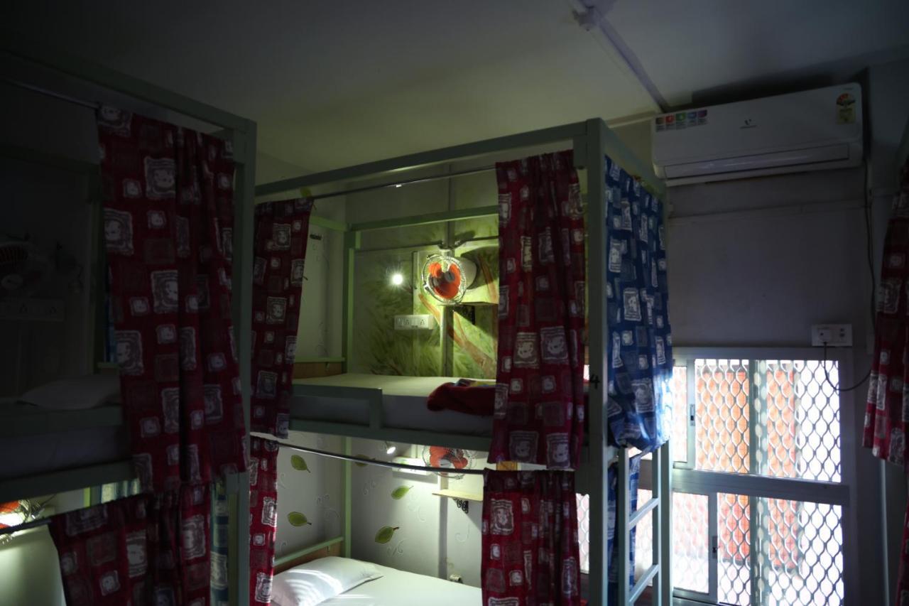Good Vibes Hostel Варанаси Экстерьер фото