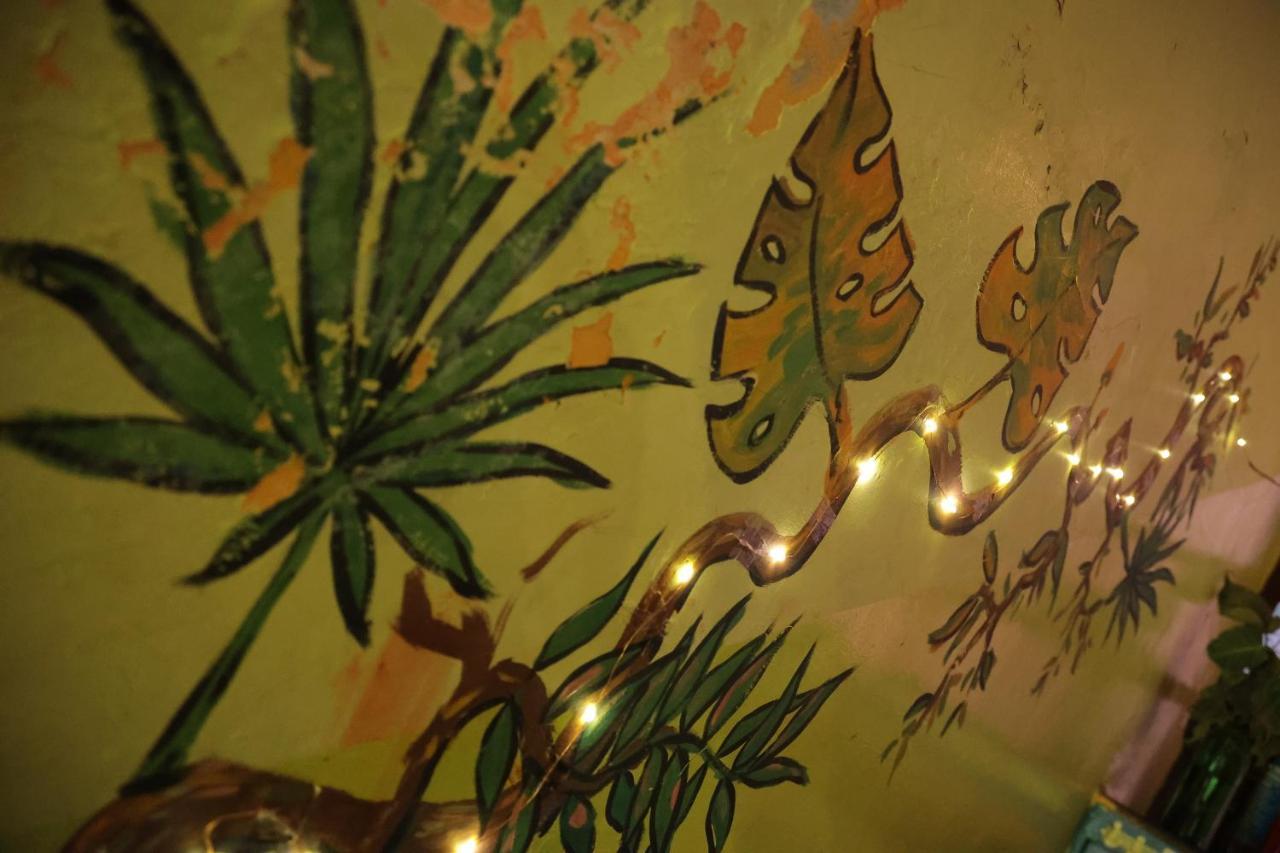 Good Vibes Hostel Варанаси Экстерьер фото