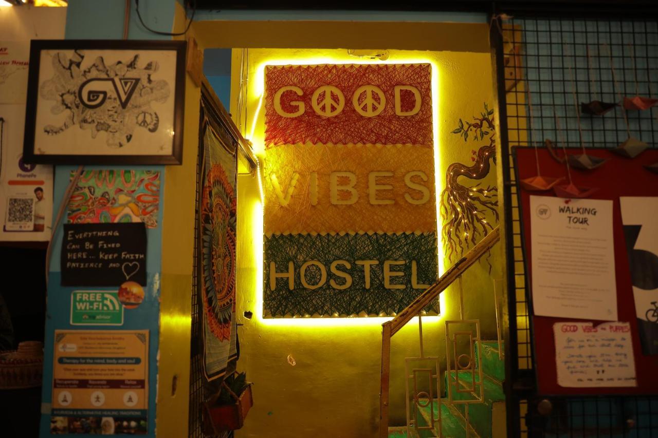Good Vibes Hostel Варанаси Экстерьер фото